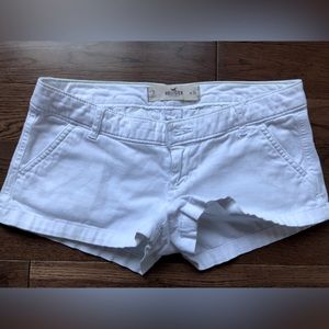 2/$20 Hollister shorts in white, Size 3/ 26